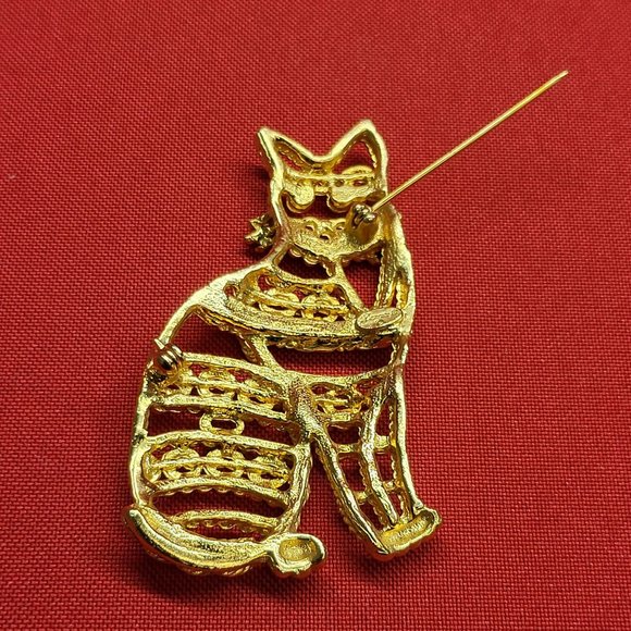 Danecraft Gold Tone Metal Cat Pin Brooch - Picture 10 of 10